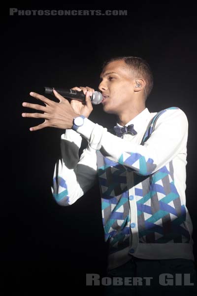 STROMAE - 2011-07-01 - BELFORT - Presqu'ile du Malsaucy - 